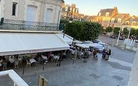 Superbe Studio Balcon Emplacement Nº1: Place Morny